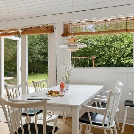 Pet Friendly In Aakirkeby With Kitchen Vester Somarken