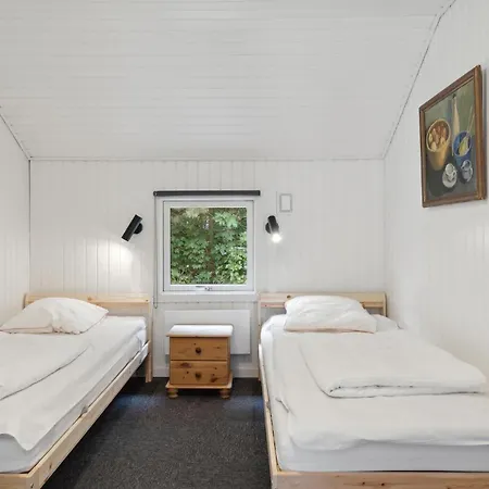 Pet Friendly In Aakirkeby With Kitchen * Vester Somarken