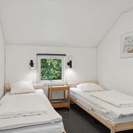 Pet Friendly In Aakirkeby With Kitchen Holiday home